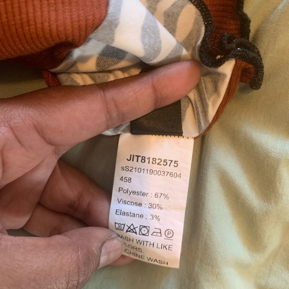 Shein Color Block Crop Top - Picture 2 of 5